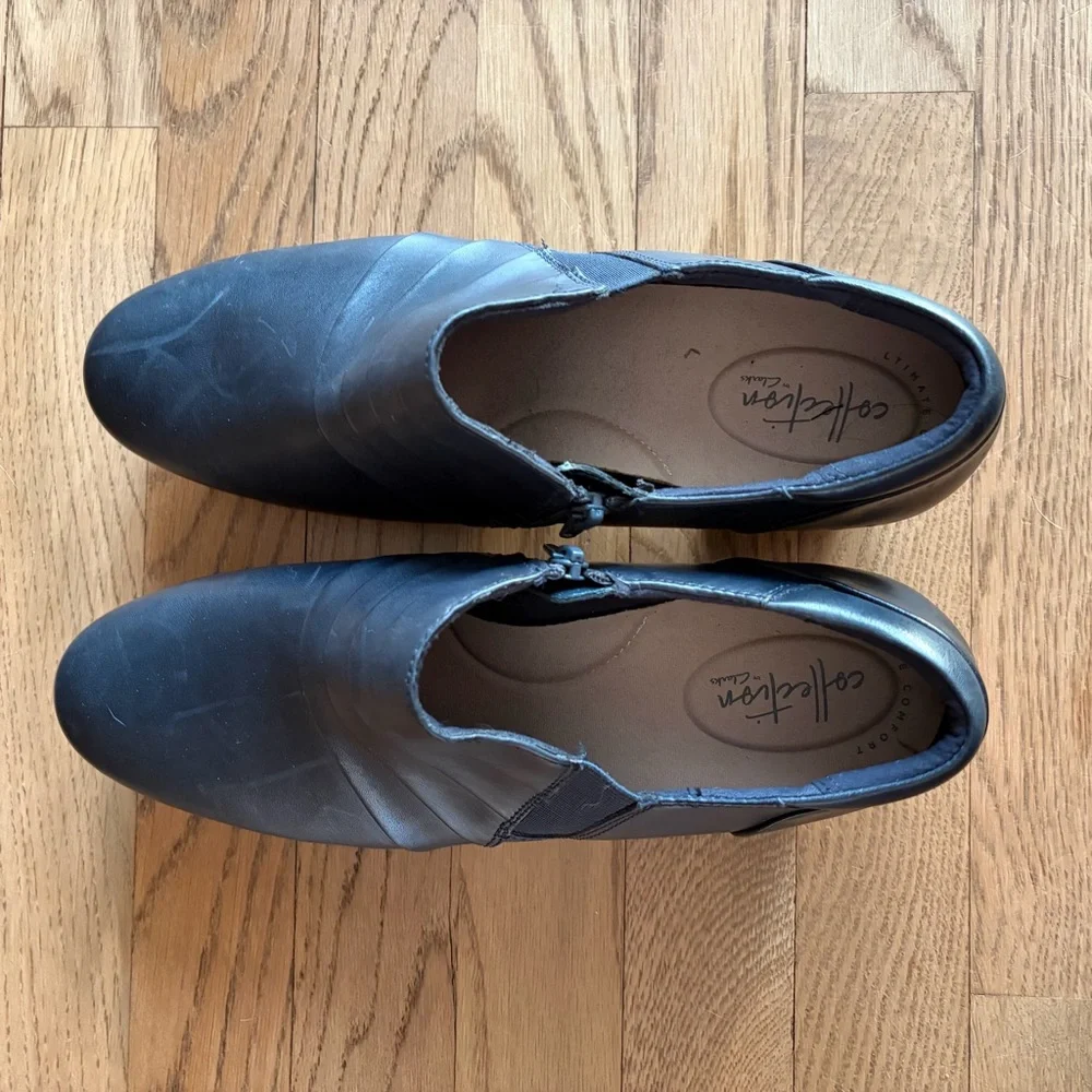 Clarks Women's Navy Emslie Warren Zipper Ankle Boot - Picture 7 of 13